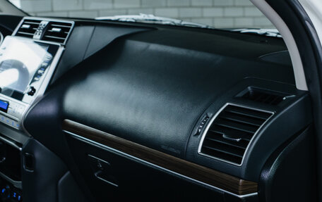 Toyota Land Cruiser Prado 150 рестайлинг 2, 2021 год, 6 900 000 рублей, 6 фотография