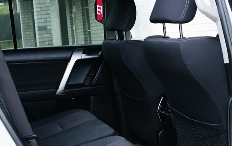 Toyota Land Cruiser Prado 150 рестайлинг 2, 2021 год, 6 900 000 рублей, 9 фотография