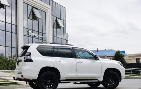 Toyota Land Cruiser Prado 150 рестайлинг 2, 2021 год, 6 900 000 рублей, 19 фотография