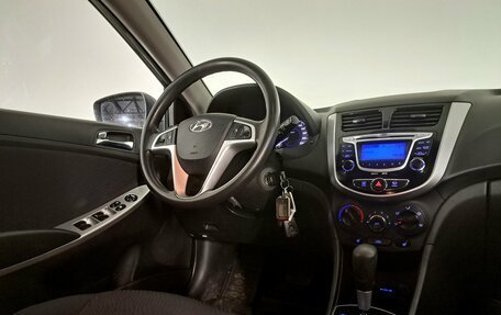 Hyundai Solaris II рестайлинг, 2011 год, 670 000 рублей, 15 фотография