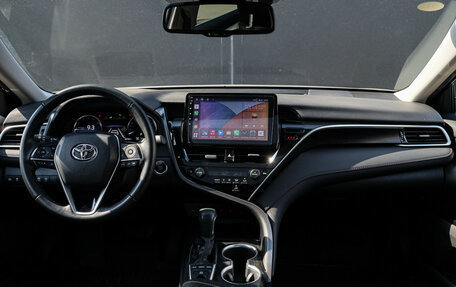 Toyota Camry, 2022 год, 3 450 000 рублей, 10 фотография
