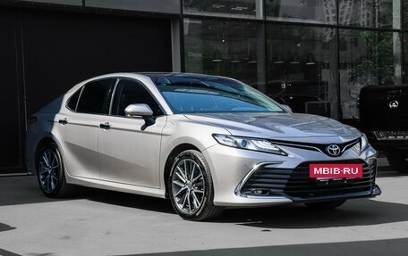 Toyota Camry, 2022 год, 3 450 000 рублей, 3 фотография