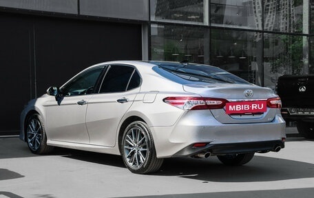 Toyota Camry, 2022 год, 3 450 000 рублей, 6 фотография