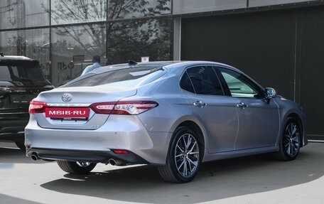 Toyota Camry, 2022 год, 3 450 000 рублей, 4 фотография
