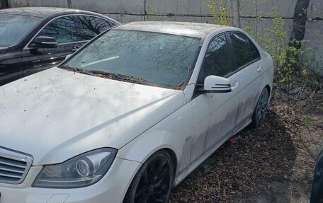 Mercedes-Benz C-Класс, 2011 год, 800 000 рублей, 2 фотография