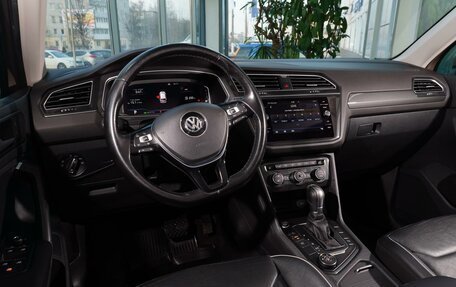 Volkswagen Tiguan II, 2019 год, 2 939 777 рублей, 10 фотография