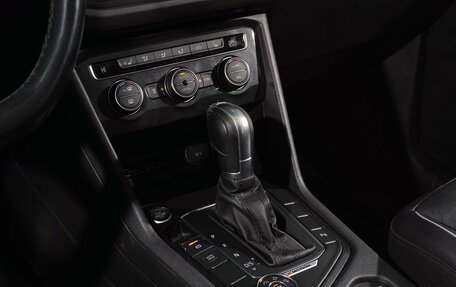 Volkswagen Tiguan II, 2019 год, 2 939 777 рублей, 26 фотография