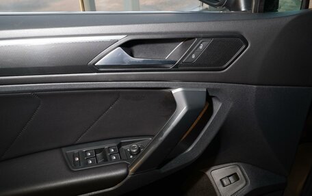 Volkswagen Tiguan II, 2019 год, 2 939 777 рублей, 31 фотография