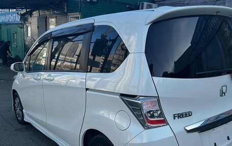 Honda Freed I, 2013 год, 990 010 рублей, 3 фотография