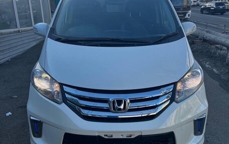 Honda Freed I, 2013 год, 990 010 рублей, 2 фотография