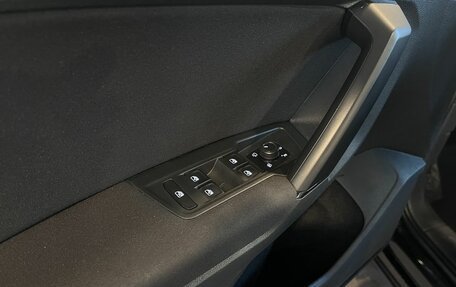 Volkswagen Tiguan II, 2021 год, 2 650 000 рублей, 21 фотография