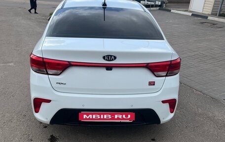 KIA Rio IV, 2018 год, 1 250 000 рублей, 2 фотография