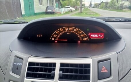 Toyota Vitz, 2010 год, 760 000 рублей, 10 фотография