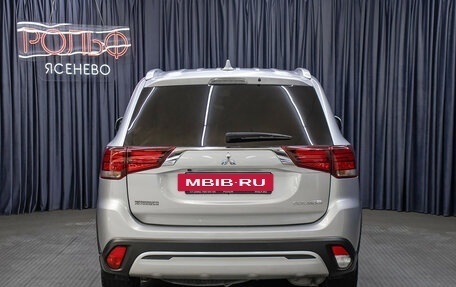 Mitsubishi Outlander III рестайлинг 3, 2019 год, 2 498 000 рублей, 6 фотография