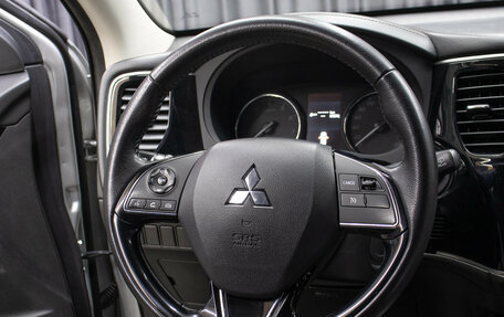 Mitsubishi Outlander III рестайлинг 3, 2019 год, 2 498 000 рублей, 16 фотография