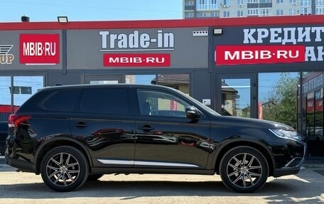 Mitsubishi Outlander III рестайлинг 3, 2018 год, 2 189 000 рублей, 13 фотография