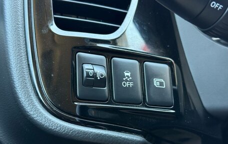 Mitsubishi Outlander III рестайлинг 3, 2018 год, 2 189 000 рублей, 16 фотография