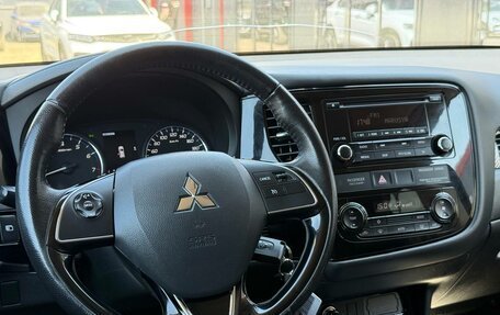 Mitsubishi Outlander III рестайлинг 3, 2018 год, 2 189 000 рублей, 27 фотография
