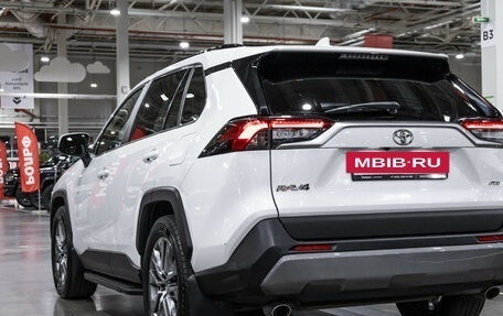 Toyota RAV4, 2022 год, 3 299 700 рублей, 10 фотография