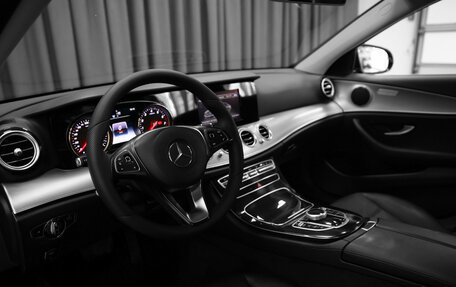 Mercedes-Benz E-Класс, 2016 год, 2 350 000 рублей, 10 фотография