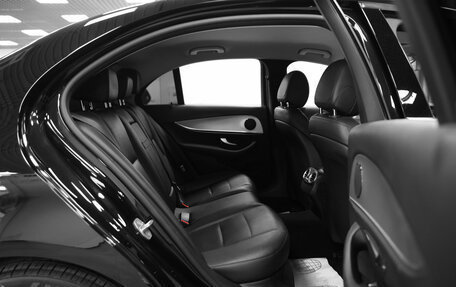 Mercedes-Benz E-Класс, 2016 год, 2 350 000 рублей, 20 фотография
