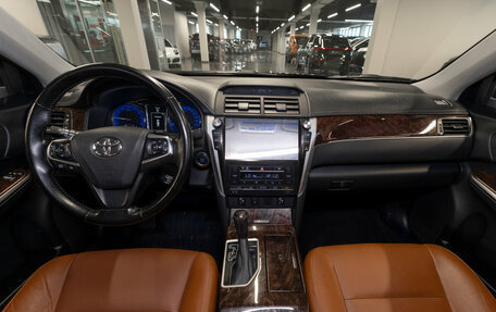 Toyota Camry, 2017 год, 2 450 000 рублей, 8 фотография