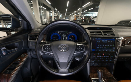 Toyota Camry, 2017 год, 2 450 000 рублей, 10 фотография