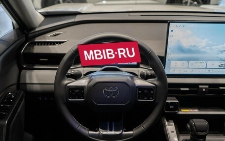 Toyota RAV4, 2026 год, 4 650 000 рублей, 16 фотография