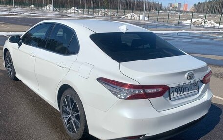 Toyota Camry, 2021 год, 3 400 000 рублей, 4 фотография