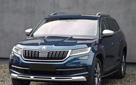Skoda Kodiaq I, 2021 год, 2 700 000 рублей, 2 фотография