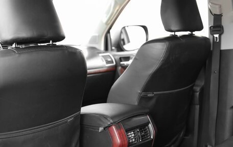 Toyota Land Cruiser Prado 150 рестайлинг 2, 2014 год, 2 850 000 рублей, 16 фотография