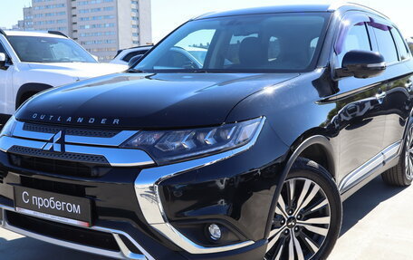 Mitsubishi Outlander III рестайлинг 3, 2021 год, 2 859 000 рублей, 3 фотография