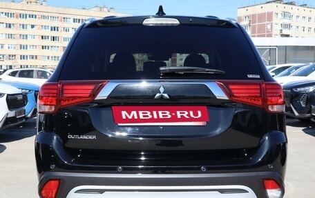Mitsubishi Outlander III рестайлинг 3, 2021 год, 2 859 000 рублей, 5 фотография