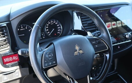 Mitsubishi Outlander III рестайлинг 3, 2021 год, 2 859 000 рублей, 9 фотография