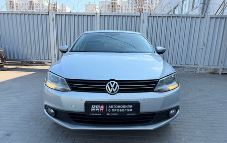 Volkswagen Jetta VI, 2011 год, 850 000 рублей, 4 фотография