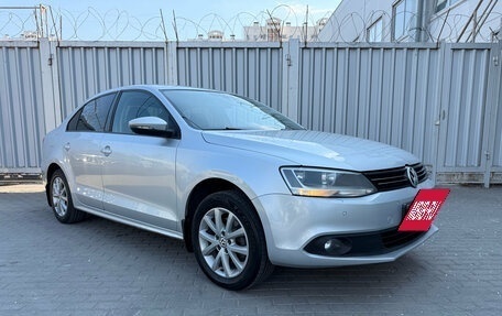 Volkswagen Jetta VI, 2011 год, 850 000 рублей, 5 фотография