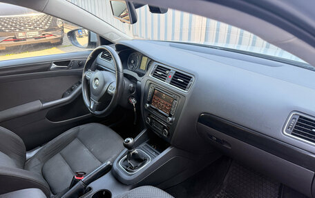 Volkswagen Jetta VI, 2011 год, 850 000 рублей, 11 фотография