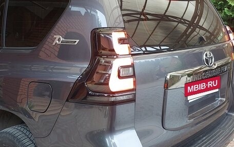 Toyota Land Cruiser Prado 150 рестайлинг 2, 2022 год, 9 000 000 рублей, 3 фотография