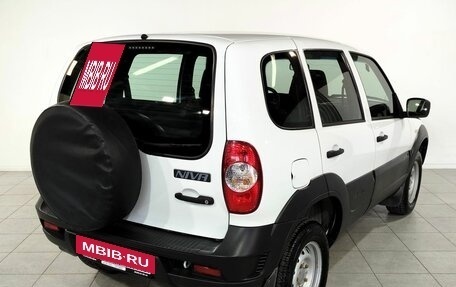 Chevrolet Niva I рестайлинг, 2018 год, 810 000 рублей, 5 фотография