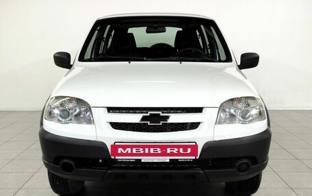 Chevrolet Niva I рестайлинг, 2018 год, 810 000 рублей, 2 фотография