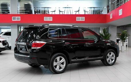 Toyota Highlander III, 2012 год, 1 850 000 рублей, 2 фотография