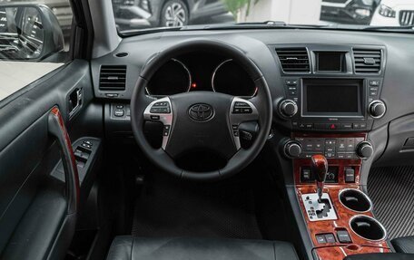 Toyota Highlander III, 2012 год, 1 850 000 рублей, 15 фотография