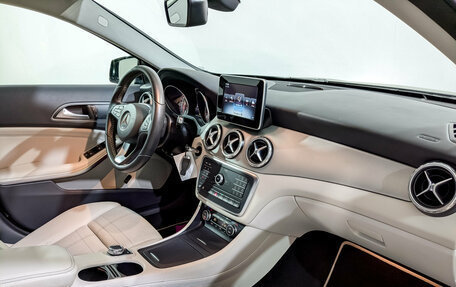 Mercedes-Benz GLA, 2016 год, 2 450 000 рублей, 11 фотография