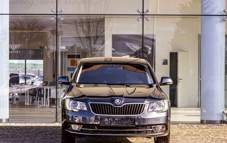 Skoda Superb III рестайлинг, 2013 год, 1 025 000 рублей, 2 фотография