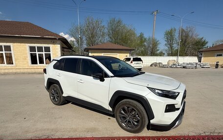 Toyota RAV4, 2024 год, 3 850 000 рублей, 3 фотография