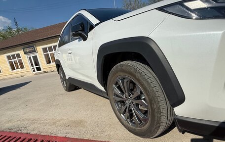 Toyota RAV4, 2024 год, 3 850 000 рублей, 5 фотография