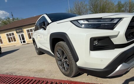 Toyota RAV4, 2024 год, 3 850 000 рублей, 4 фотография