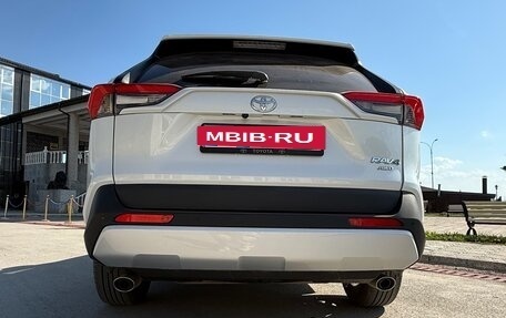 Toyota RAV4, 2024 год, 3 850 000 рублей, 6 фотография