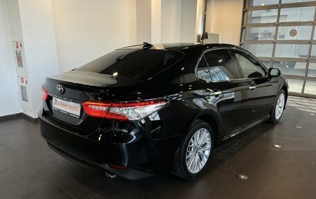 Toyota Camry, 2018 год, 2 740 000 рублей, 3 фотография