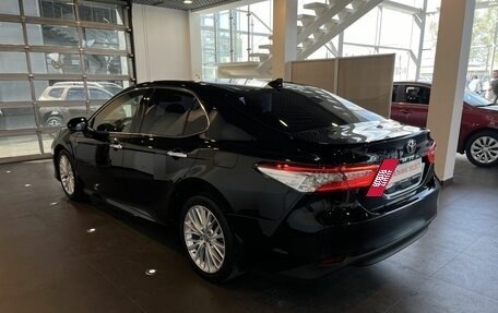 Toyota Camry, 2018 год, 2 740 000 рублей, 5 фотография
